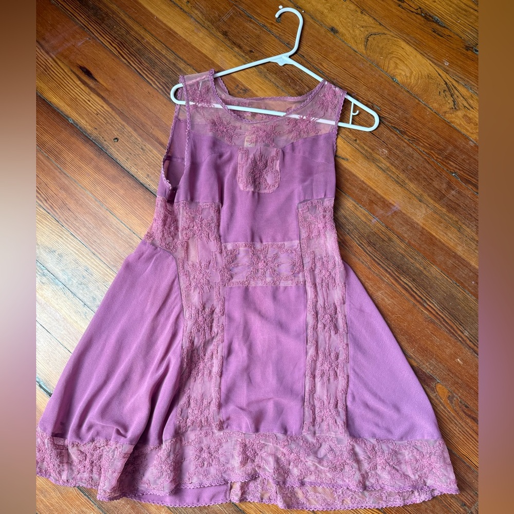Lovely Mauve Pink Lace Free People sheer sleeveless dress